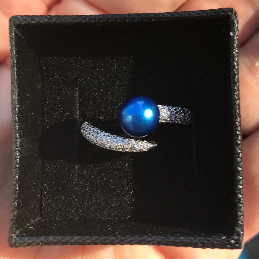 Sterling silver pearl ring